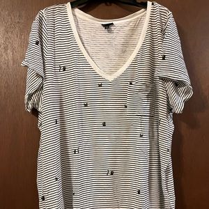 Torrid size 4 t-shirt with fun stripe and cat print